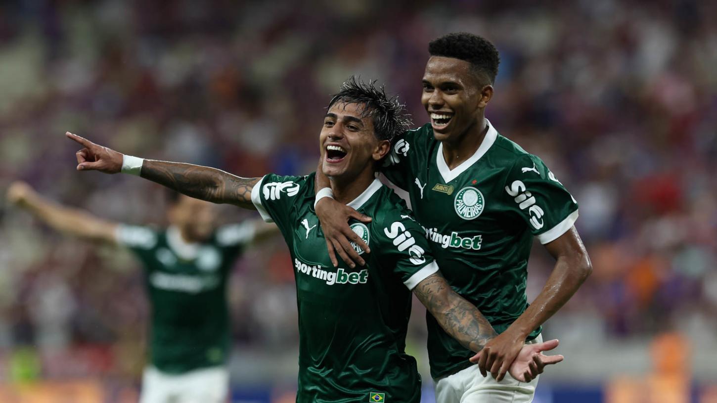Weverton pega pênalti, Palmeiras vence Fortaleza e vira líder do Brasileiro